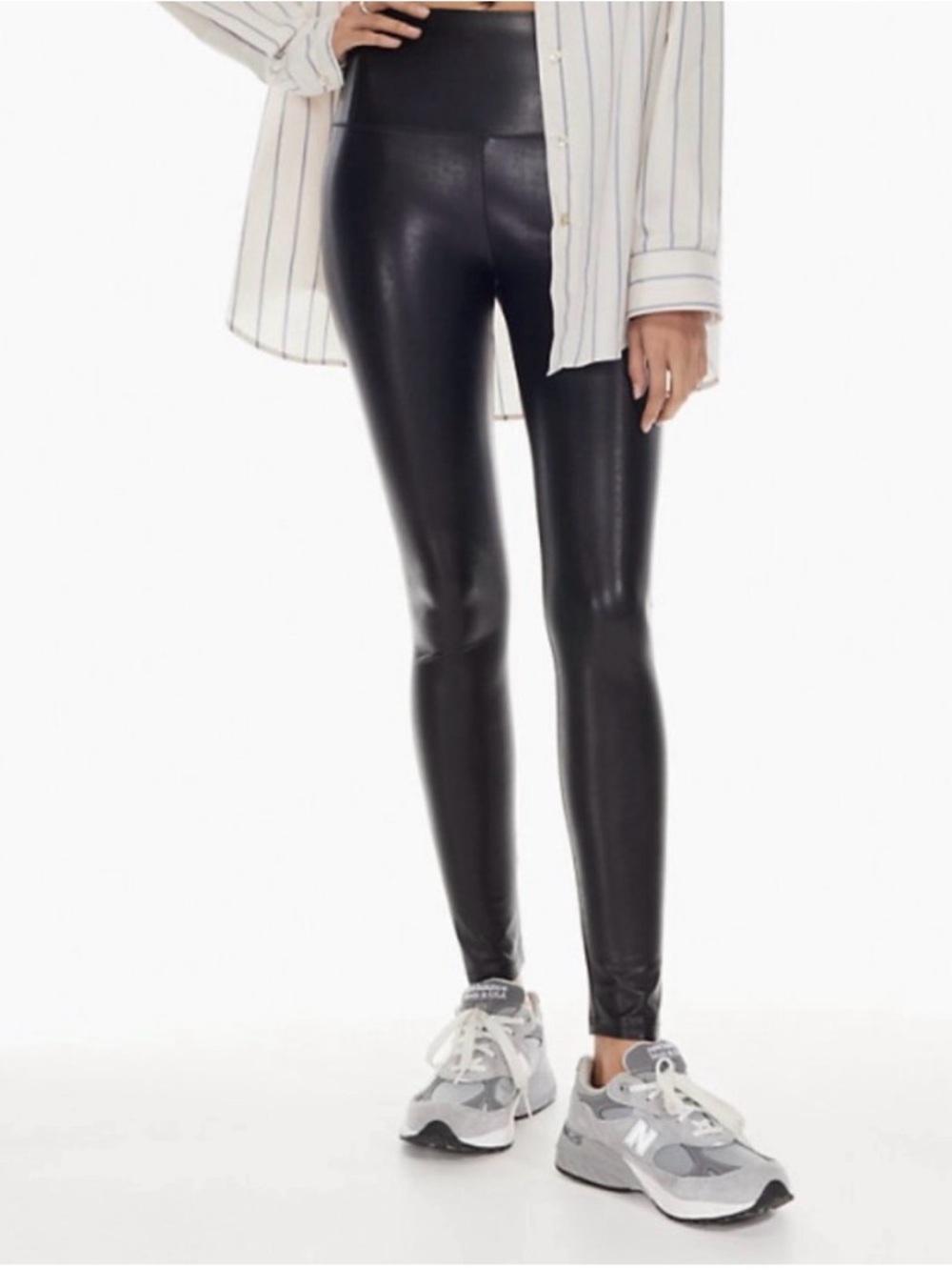 Aritzia Wilfred Black High-Waisted Leggings Size small